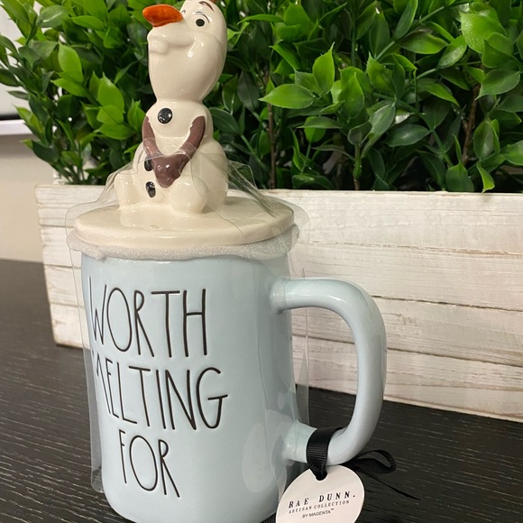 Rae Dunn WORTH MELTING FOR Olaf Topper Mug - Picture 4 of 6